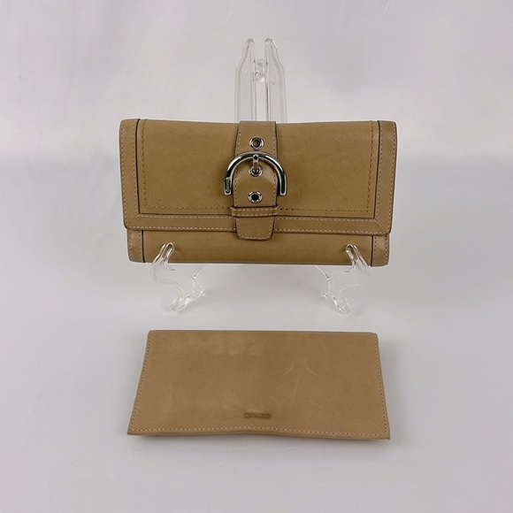 Coach Soho Nude Tan Large Leather Trifold Wallet Silver Buckle w/Checkbook Cover - Picture 1 of 13